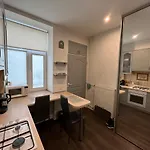 Kingsize Bed Self Check In & Smart Tv And Free Parking Apartment Riga