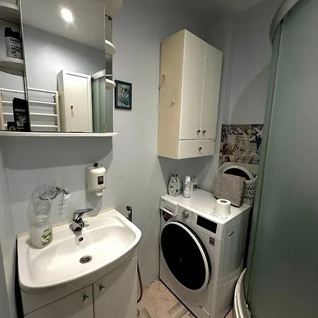 Apartment Kingsize Bed Self Check In & Smart Tv And Parking *