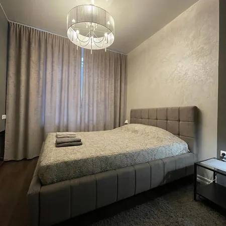 Kingsize Bed Self Check In & Smart Tv And Free Parking Riga