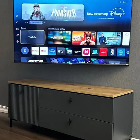 Kingsize Bed Self Check In & Smart Tv * Riga