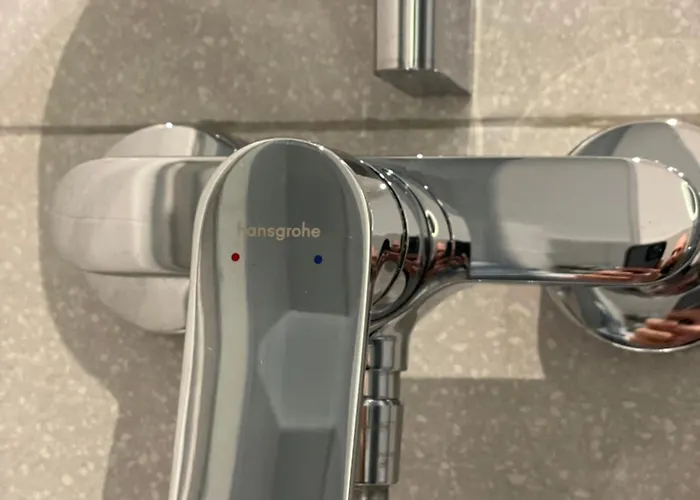 Kingsize Bed Self Check In & Smart Tv And Free Parking Apartment *